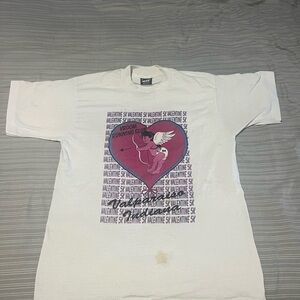 Vintage White Graphic T-Shirt with Pink Cupid Heart Design